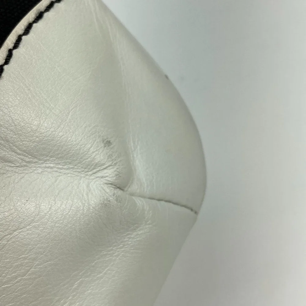 CHANEL Black Leather Shoulder Bag